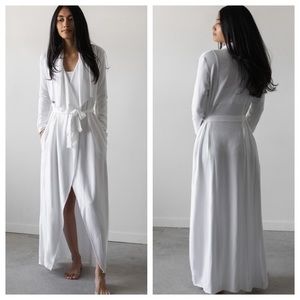 Lunya The Robe Long in white